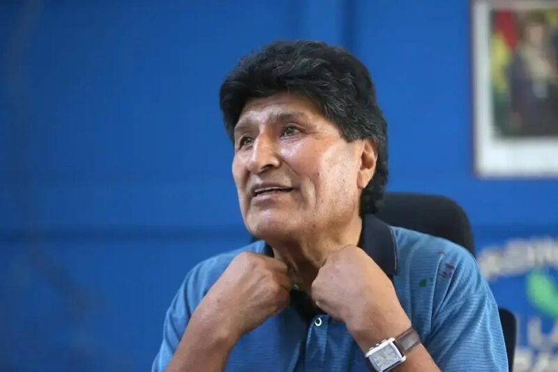 Militantes tentam registrar força candidatura de Evo Morales na Bolívia