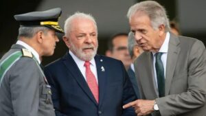 Ministro e oposição querem dobrar orçamento das Forças Armadas