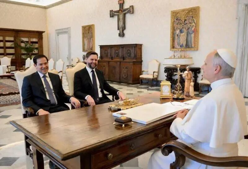 O encontro histórico do Papa Leão XIV com J.D. Vance