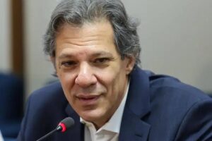Oposição quer ouvir Haddad e sustar decreto que aumenta IOF
