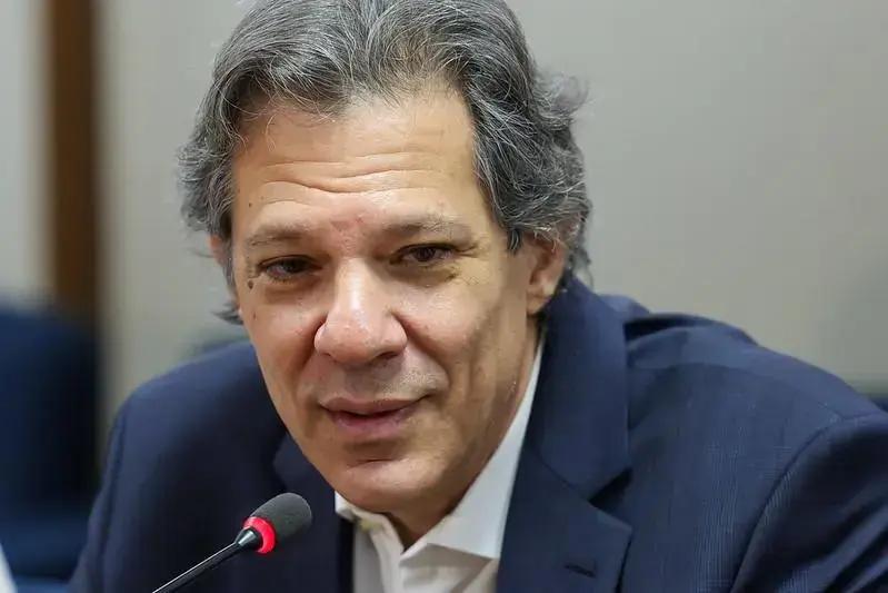Oposição quer ouvir Haddad e sustar decreto que aumenta IOF