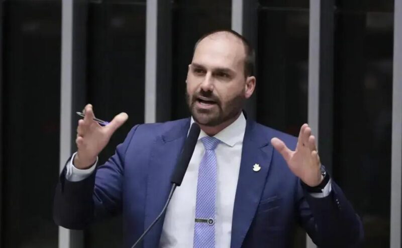 Políticos americanos articulam com Eduardo Bolsonaro contra Moraes e pressão internacional