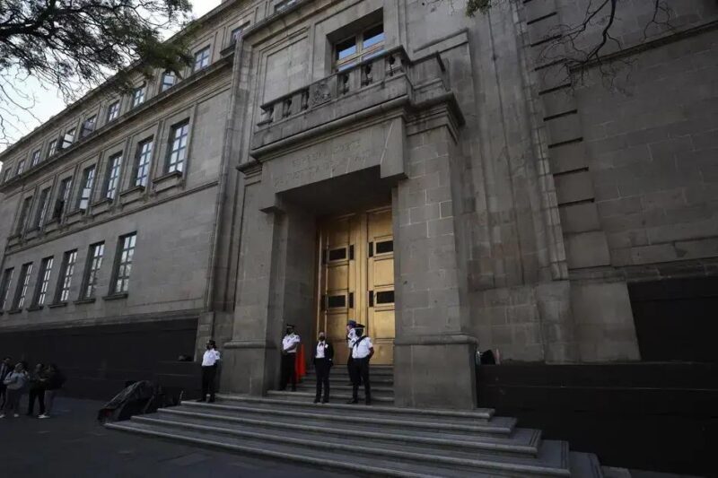 Primeira eleição para juízes no México gera polêmica e divide opiniões