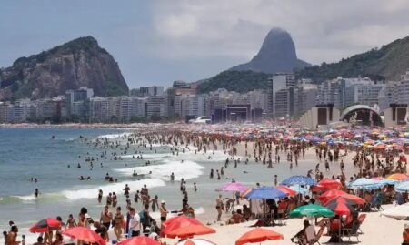 Rio de Janeiro restringe uso de som na orla e impacta manifestações públicas