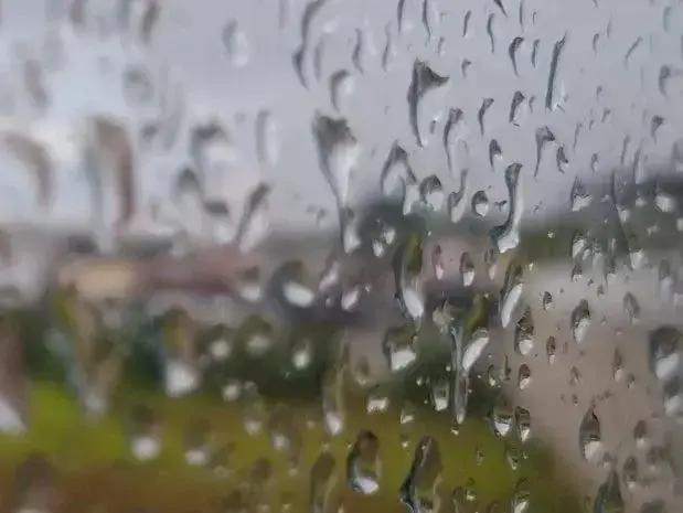 Semana começa com alerta de chuvas intensas pelo Brasil