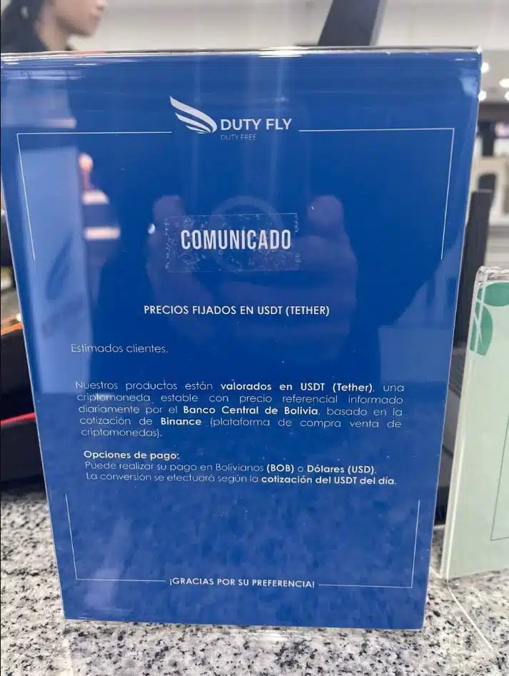 Bolivianos começam a precificar produtos em criptomoeda enquanto crise se intensifica no país Noticias No BR 8 Comerciantes da Bolívia começam a precificar produtos em USDT, criptomoeda atrelada ao dólar americano. Fonte: Paolo Ardoino/Reprodução.