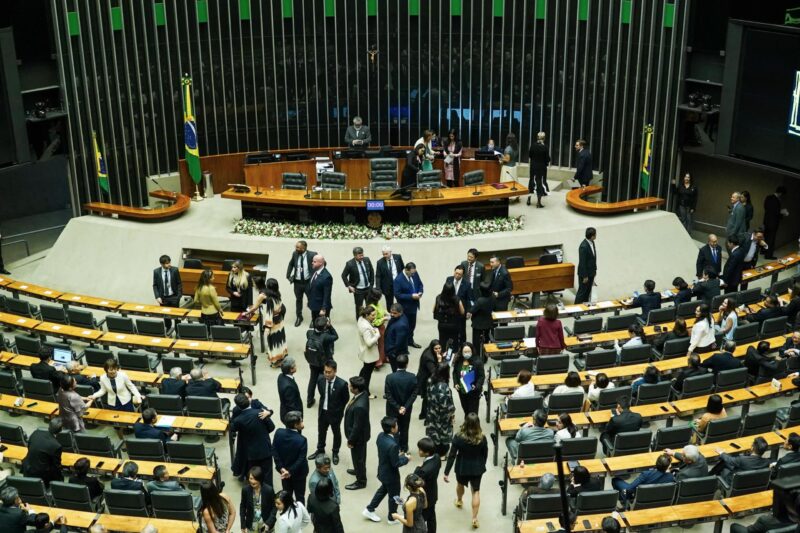 Por que políticos de Brasília estão de olho no mercado cripto?
