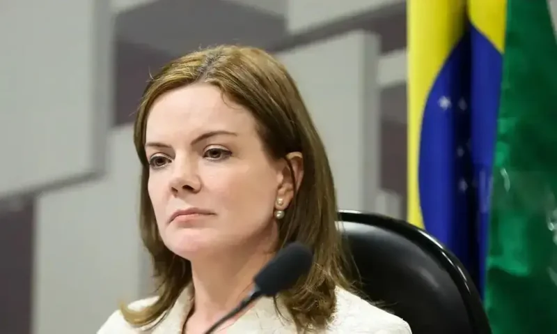 Alta histórica da Selic impacta economia e juros no Brasil