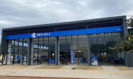 Bajaj inaugura concessionárias em Dourados e Natal com condições especiais