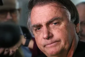 Bolsonaro passa mal durante evento em Goiás e retorna a Brasília