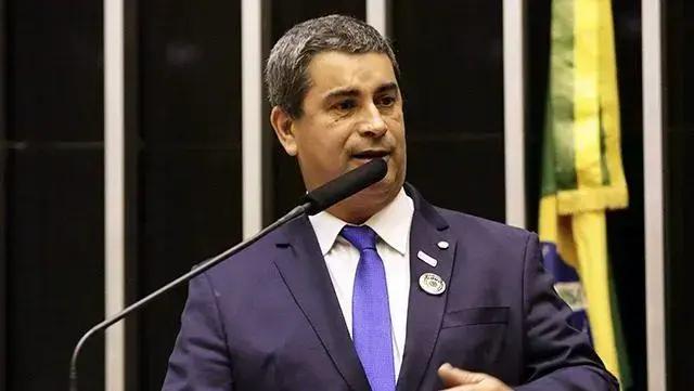 Coronel Tadeu substitui Carla Zambelli na Câmara em momento político decisivo