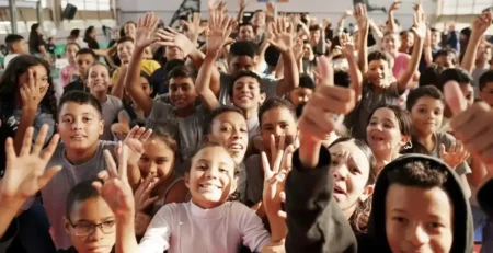 Cubatão desafia expectativas com escola destaque mundial na superação de adversidades