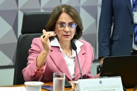 Damares cobra Haddad por fraude com ‘mortos vivos’ na Receita Federal