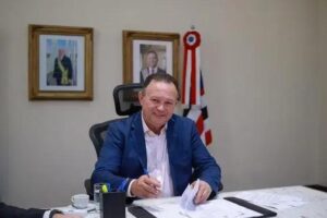 Denúncia de R$ 13 milhões em verba da educação para empreiteira ligada à família do governador