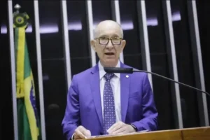 Deputado do PT vota contra o governo e justificativa por erro de digitação
