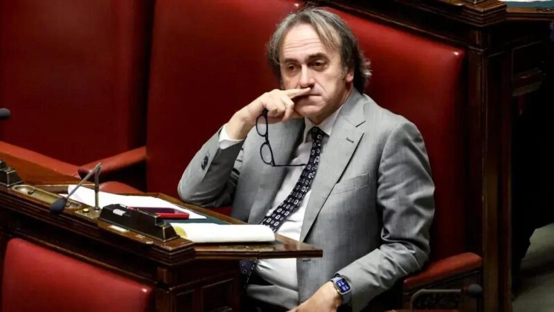 Deputado na Itália cobra extradição de Zambelli em meio a polêmicas