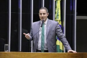Derrite desmente rumores sobre sua saída e defende gestão sólida