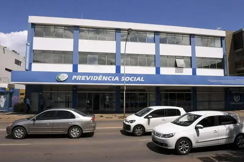 Escândalo no INSS expõe dados de 3 mil aposentados