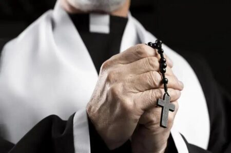 Estudo revela queda no número de jovens católicos no Brasil, enquanto outros grupos crescem