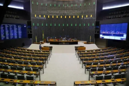 Festas juninas devem esvaziar a Câmara e marcar compromisso do presidente Hugo Motta