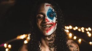 Filho de traficante ganha destaque como poeta da favela em artigo de revista britânica