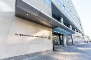 FMI eleva previsão de crescimento da economia brasileira em 2025