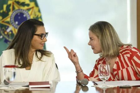 Gleisi Hoffmann aposta na vitória de Lula em 2026, apesar da crise de imagem