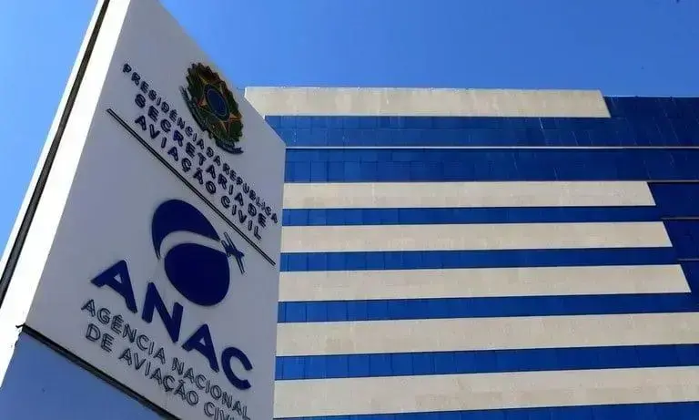 Governo corta gastos e suspende provas na aviação civil em meio à crise