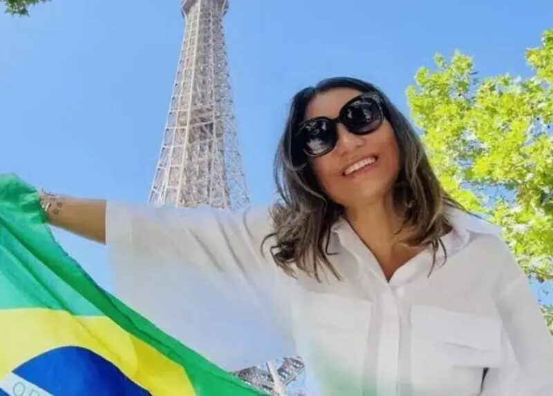 Janja Lula participa de evento com estilistas brasileiros em Paris