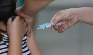 Juiz rejeita obrigatoriedade de vacina contra covid para crianças