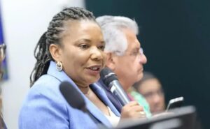 Ministra de Lula defende taxação dos streamings por soberania cultural brasileira