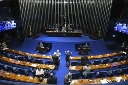 Novas candidaturas de direita ao Senado desafiam Bolsonaro em 2026