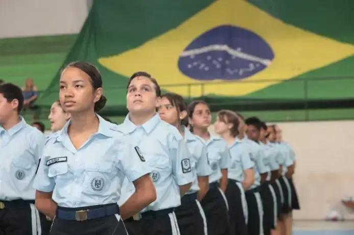ONU recomenda encerramento de escolas cívico-militares no Brasil
