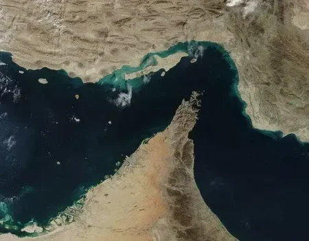 Petroleiros evitam o Estreito de Ormuz devido ao conflito no Oriente Médio