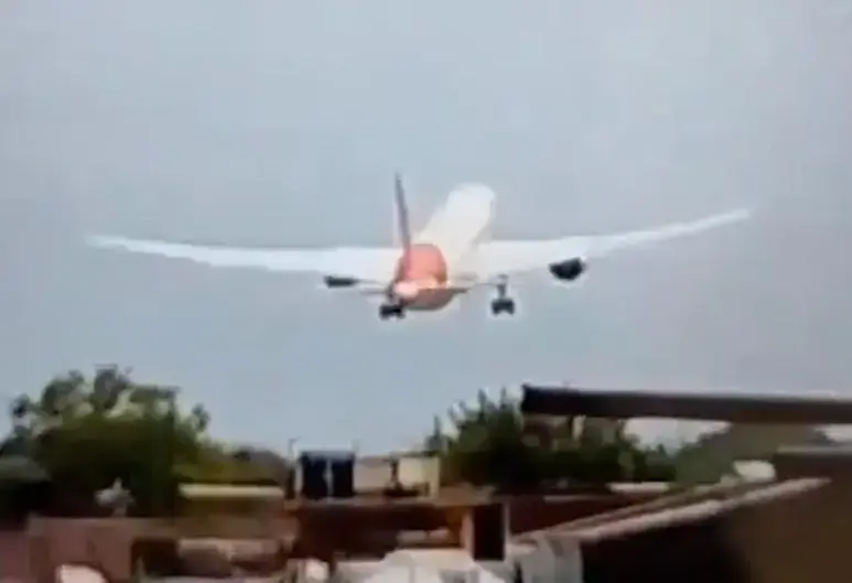 Piloto declara 'mayday' antes de queda fatal de avião na Índia