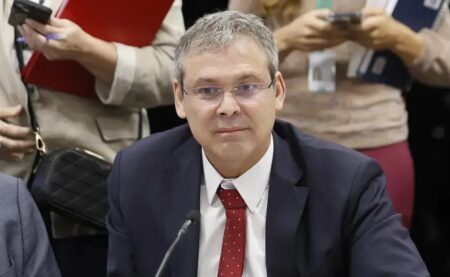 Política: Bolsonaro enfrenta investigação envolvendo bloqueio de bens