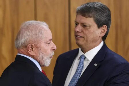 Política econômica: comparação entre Tarcísio de Freitas e Lula em São Paulo