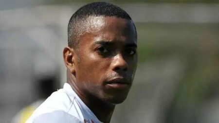 Robinho tenta reverter prisão com recurso no STF por caso de estupro na Itália