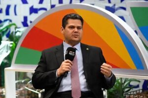 Senado pode votar aumento de deputados ainda neste mês, diz Alcolumbre