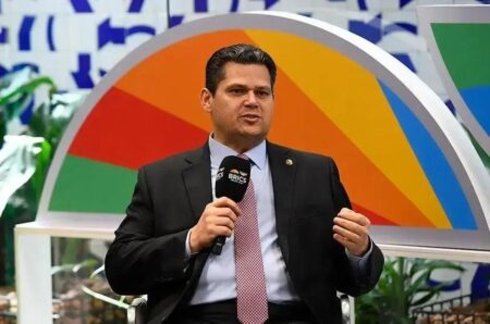 Senado pode votar aumento de deputados ainda neste mês, diz Alcolumbre