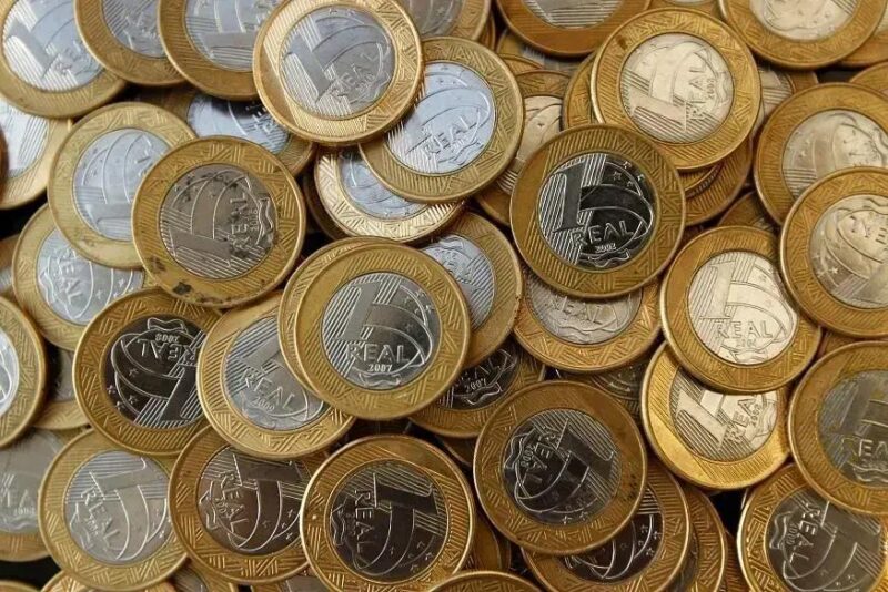 Taxas de Juros sobem e refletem incertezas fiscais e externas