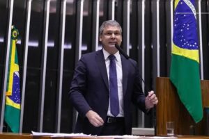 Vídeo resgatado expõe virada de Lindbergh Farias sobre o STF e clima de polarização