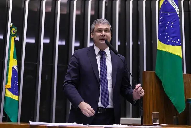 Vídeo resgatado expõe virada de Lindbergh Farias sobre o STF e clima de polarização