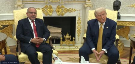 Trump ameaça demitir presidente do Fed, mas volta atrás