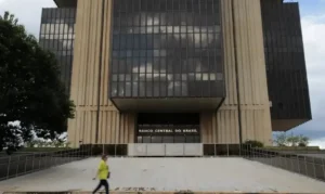 Brasil tem R$ 10,15 bilhões esquecidos no Banco Central e resgate automático disponível