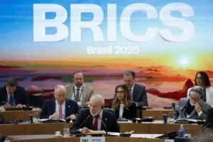 BRICS: Novo cenário geopolítico e desdolarização avança