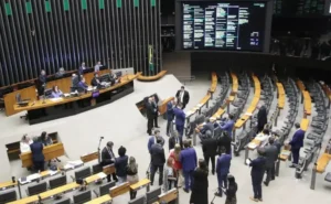 Câmara aprova gastos bilionários mesmo com discurso de austeridade
