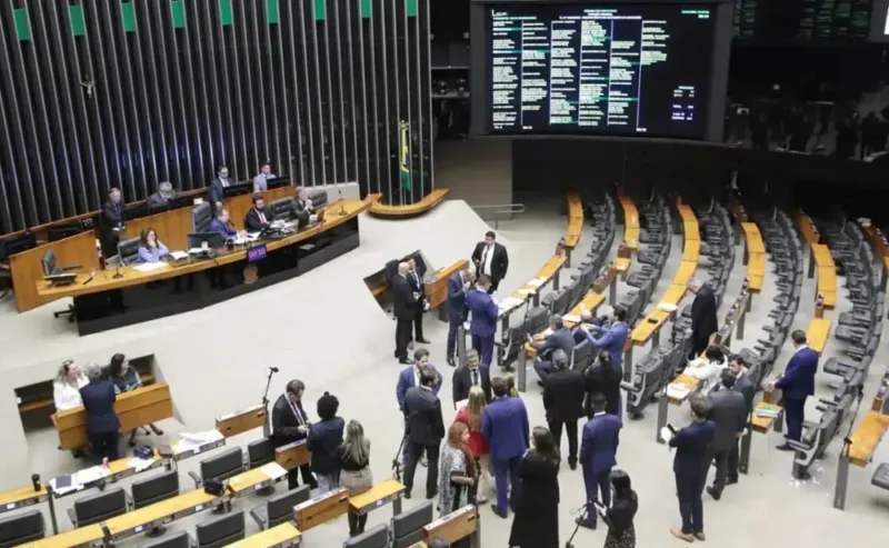 Câmara aprova gastos bilionários mesmo com discurso de austeridade