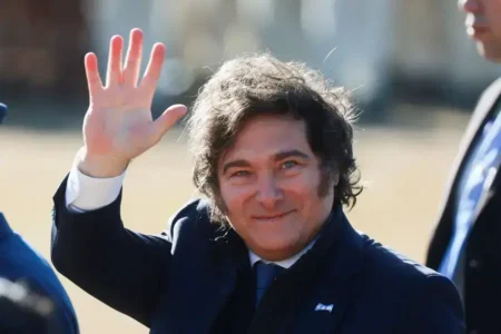 FMI: Argentina deve crescer mais que o dobro do Brasil em 2025