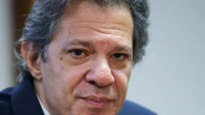 Governo Lula enfrenta bloqueio dos EUA para negociar tarifas